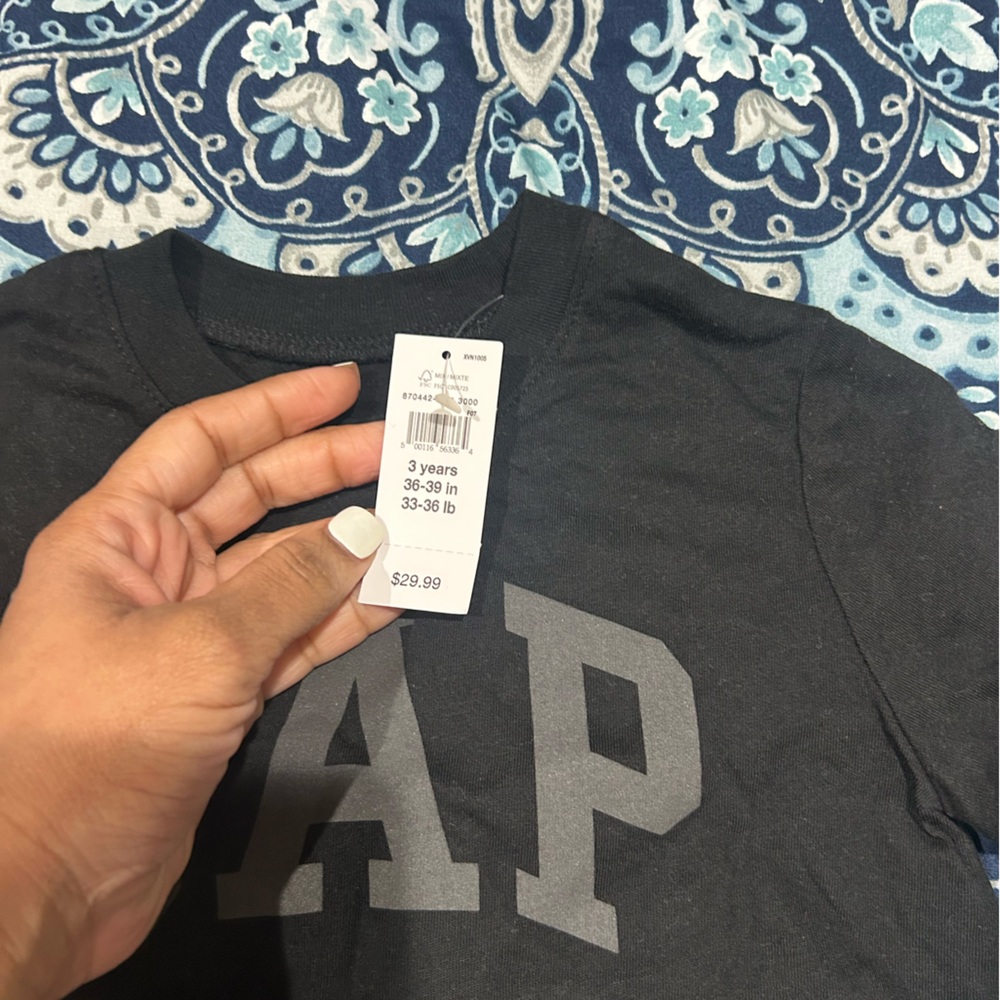 GAP Kids black Tee - Picture 3 of 5